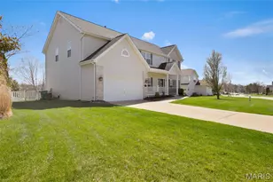 294 Fox Ridge Dr, Saint Charles, MO 63303 - Photo 3