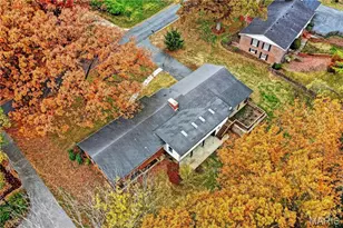 10067 Springwood Dr, Ladue, MO 63124 - Photo 27