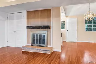 621 Crest Ct, Kirkwood, MO 63122 - Photo 3