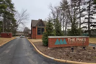 4 The Pines Ct, Chesterfield, MO 63141 - Photo 3