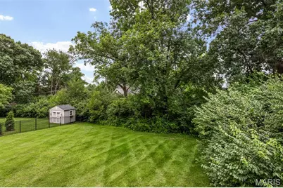 12 Winslow Lane, Des Peres, MO 63131 - Photo 35