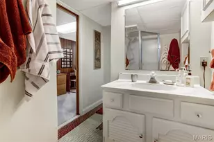 12 Winslow Ln, Des Peres, MO 63131 - Photo 15