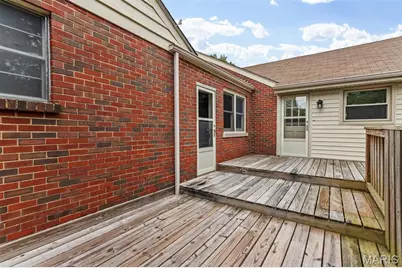 12 Winslow Lane, Des Peres, MO 63131 - Photo 33