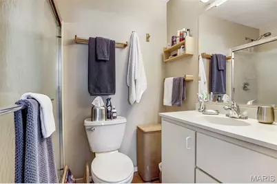 12 Winslow Lane, Des Peres, MO 63131 - Photo 11