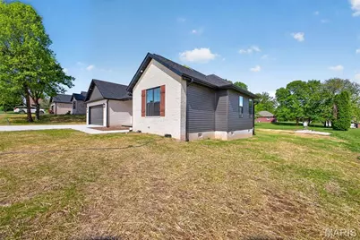 2228 Cherry Blossom Circle, Lebanon, MO 65536 - Photo 3