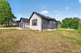 2228 Cherry Blossom Cir, Lebanon, MO 65536 - Photo 3