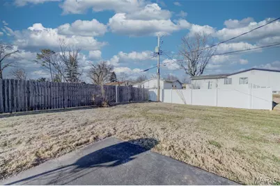 7057 Howdershell Road, Hazelwood, MO 63042 - Photo 31