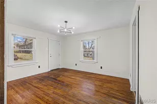 8710 Ezra Dr, Saint Louis, MO 63114 - Photo 7