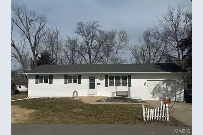 401 Dahlgren Avenue, Warrenton, MO 63383 - Photo 1