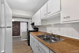 10518 Renfrew Dr, Saint Louis, MO 63137 - Photo 9