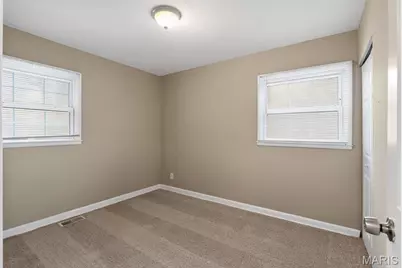 10518 Renfrew Drive, Saint Louis, MO 63137 - Photo 13
