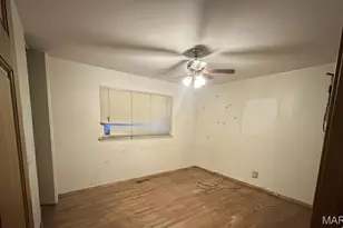 7374 Tannoia Dr, Hazelwood, MO 63042 - Photo 9