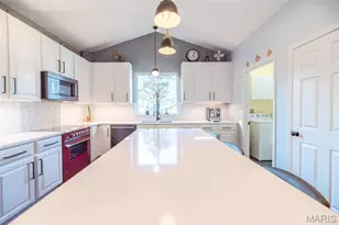 944 Emerald Oaks Ct, Eureka, MO 63025 - Photo 3