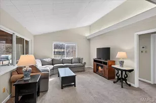 8508 Bryan Ave, Saint Louis, MO 63117 - Photo 23