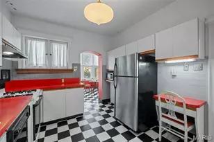 8 Lawn Pl, Saint Louis, MO 63110 - Photo 19