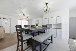 5332 Ville Angela Ln, Hazelwood, MO 63042 - Photo 9