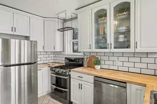 7667 Carswold Dr, Clayton, MO 63105 - Photo 13