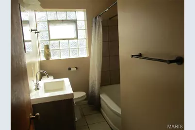 4410 Marcus Avenue, Saint Louis, MO 63115 - Photo 11