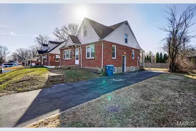 8910 Harold Drive, Saint Louis, MO 63134 - Photo 3