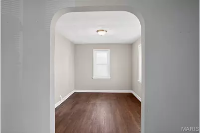 8910 Harold Drive, Saint Louis, MO 63134 - Photo 5