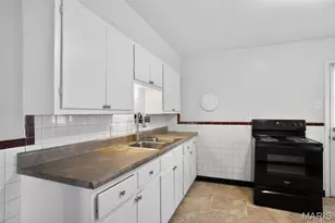 8910 Harold Dr, Saint Louis, MO 63134 - Photo 11