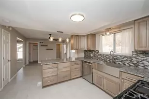 461 Elm Crossing Ct, Ballwin, MO 63021 - Photo 11