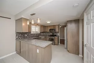 461 Elm Crossing Ct, Ballwin, MO 63021 - Photo 13