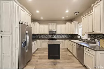 179 Autumn Breeze Drive, Poplar Bluff, MO 63901 - Photo 9