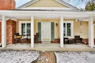 15094 Green Cir Dr, Chesterfield, MO 63017 - Photo 3