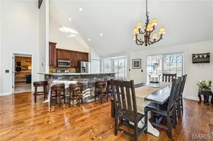 1920 Baxter Ridge Dr, Chesterfield, MO 63017 - Photo 9