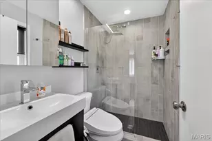 1430 Silverleaf Ln, Saint Louis, MO 63146 - Photo 23