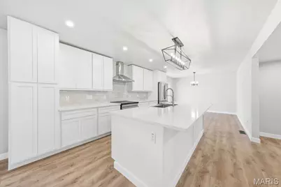 12768 Coachlight Square Drive, Florissant, MO 63033 - Photo 7