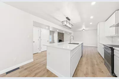 12768 Coachlight Square Drive, Florissant, MO 63033 - Photo 9