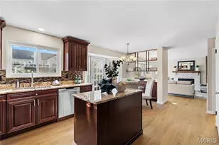 1525 Atlantic Crossing Dr, Fenton, MO 63026 - Photo 7