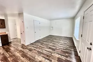 302 N Spring St, Shelbyville, MO 65565 - Photo 11