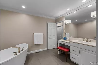 1691 Frontenac Woods Lane, Frontenac, MO 63131 - Photo 33