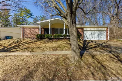 5489 Limerick Drive, Saint Louis, MO 63128 - Photo 1