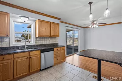 10915 Three Court Drive, Saint Louis, MO 63123 - Photo 9