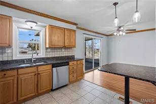 10915 Three Ct Dr, Saint Louis, MO 63123 - Photo 9