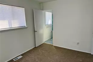 13 Mary Rose Ct, Hazelwood, MO 63042 - Photo 9