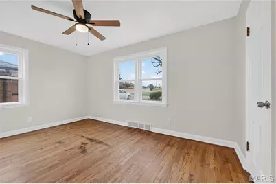 9240 Hathaway Drive, Jennings, MO 63136 - Photo 13