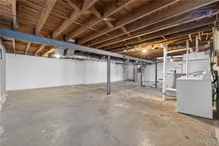 9240 Hathaway Dr, Jennings, MO 63136 - Photo 17