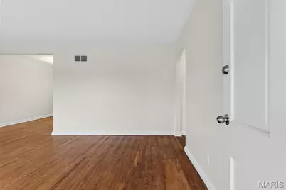 9240 Hathaway Drive, Jennings, MO 63136 - Photo 5