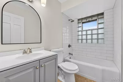 9240 Hathaway Drive, Jennings, MO 63136 - Photo 15