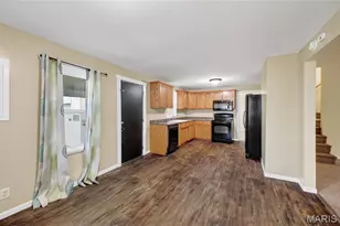 588 Locust St, Lebanon, MO 65536 - Photo 9