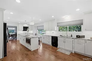 9102 Fox Estates Dr, Sunset Hills, MO 63127 - Photo 3