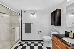 4242 Laclede Ave, Saint Louis, MO 63108 - Photo 13