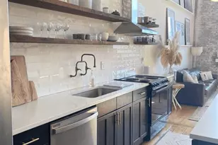 4242 Laclede Ave, Saint Louis, MO 63108 - Photo 15