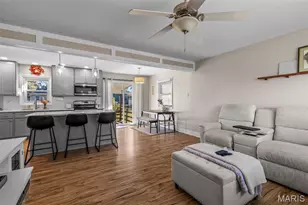 11214 Behr Dr, Saint Louis, MO 63123 - Photo 9