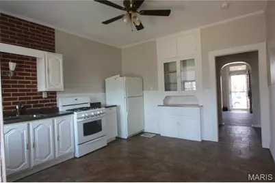 4614 Cecil Place, Saint Louis, MO 63116 - Photo 3